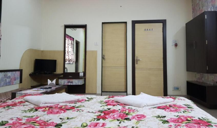 Hotel Rasraj , Dhule Εξωτερικό φωτογραφία