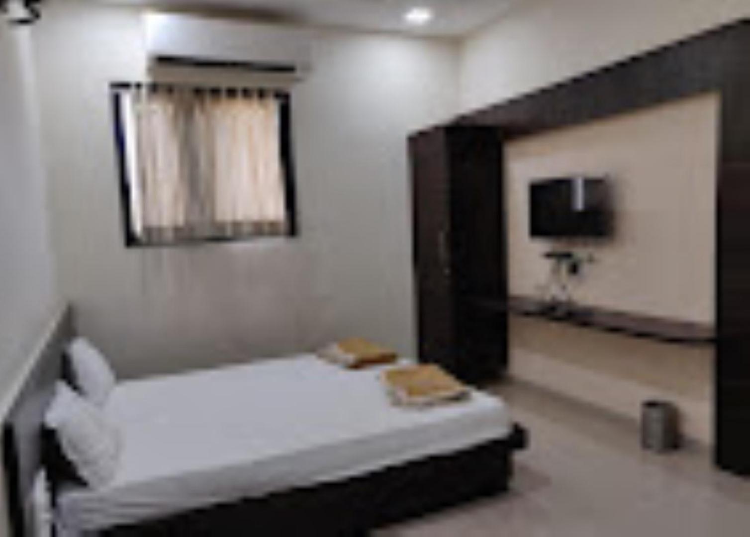 Hotel Rasraj , Dhule Εξωτερικό φωτογραφία